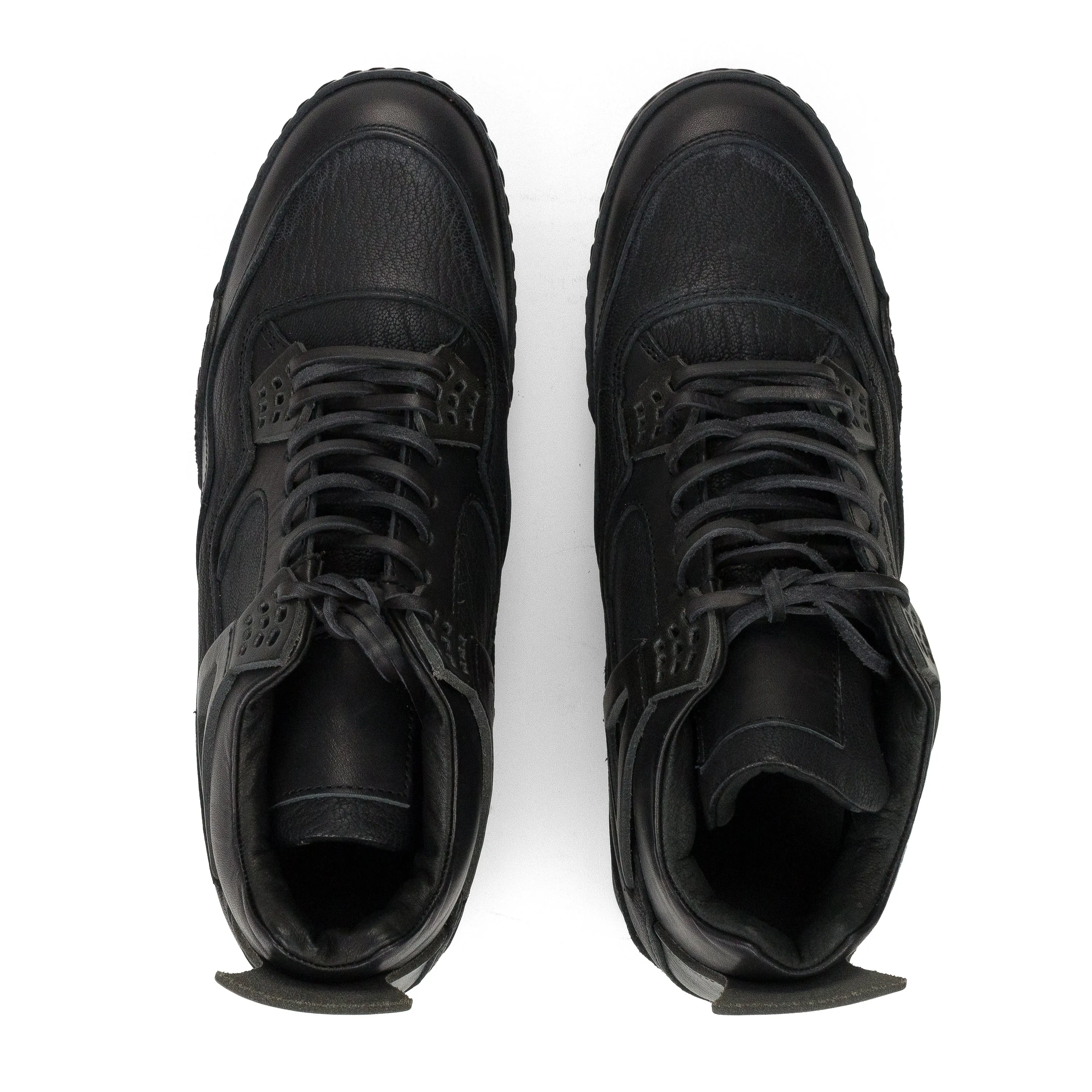 BLACK LACE UP SNEAKERS